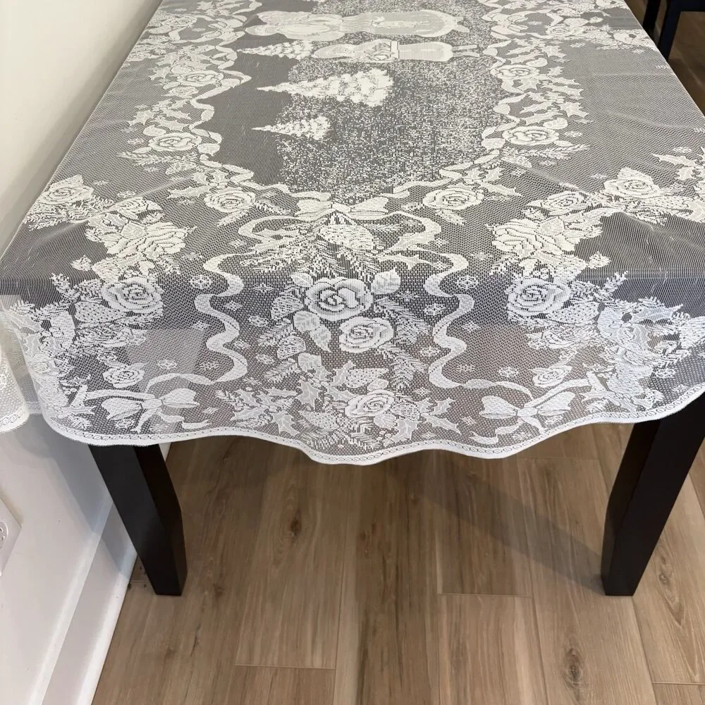 Vintage Old World Santa Christmas Lace Tablecloth 60 “x 84” Oblong